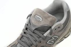 New Balance 2002R Gris claro SKU-M2002RC(5)