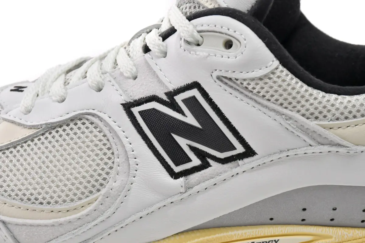 Thisisneverthat x New Balance 2002R Branco SKU-ML2002RT(14)