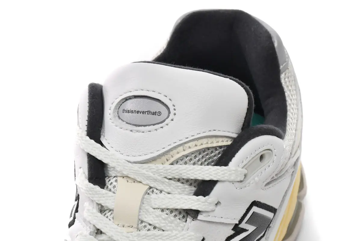 Thisisneverthat x New Balance 2002R Branco SKU-ML2002RT(15)