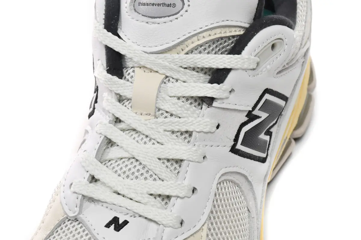 Thisisneverthat x New Balance 2002R Branco SKU-ML2002RT(16)