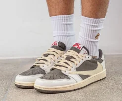 Travis Scott x Air Jordan 1 Low OG Reverse Mocha SKU-DM7866-162(5)