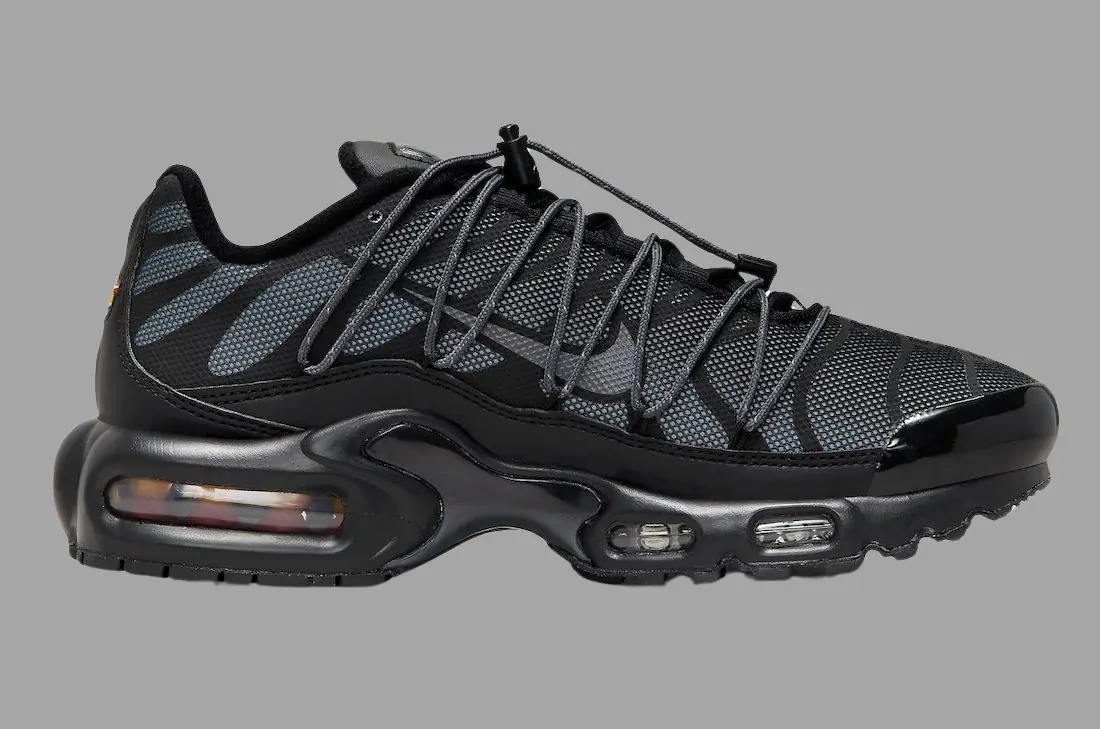 NIKE AIR MAX PLUS TN UTILITY TRIPLE BLACK NOIR REFLECTIVE Sneakereu