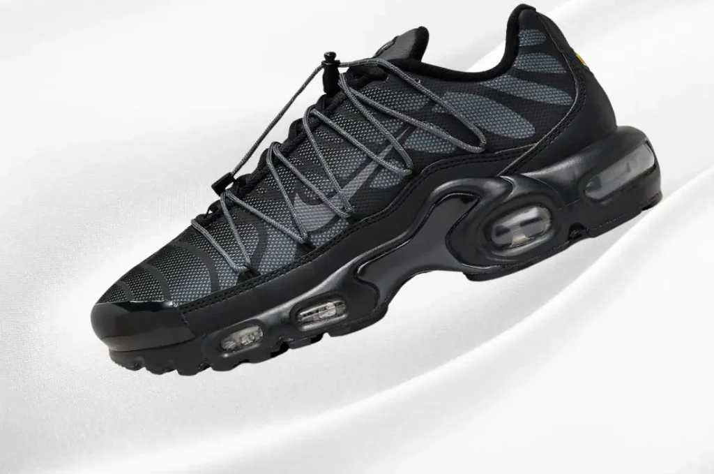 Nike Air Max Plus Utility Black Reflective Toggle Laces - Sneakereu