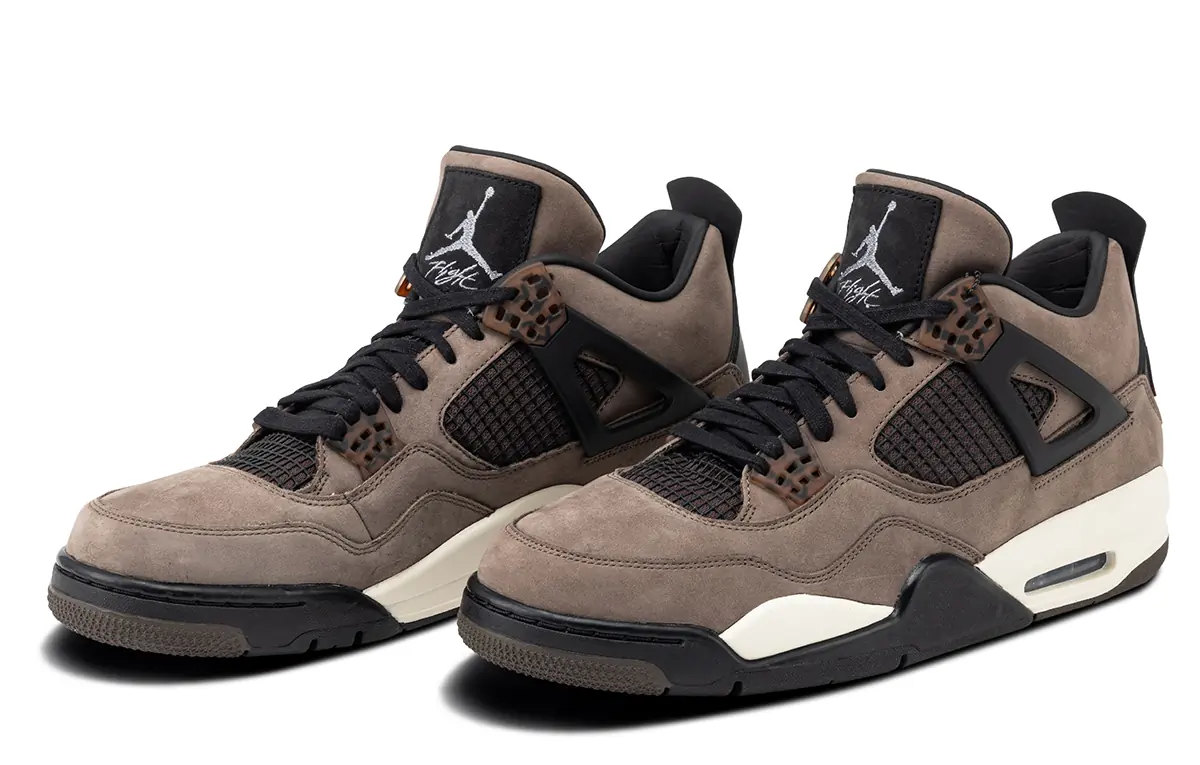 Nike Travis Scott Nike Air Jordan 4 Retro Moc(4)