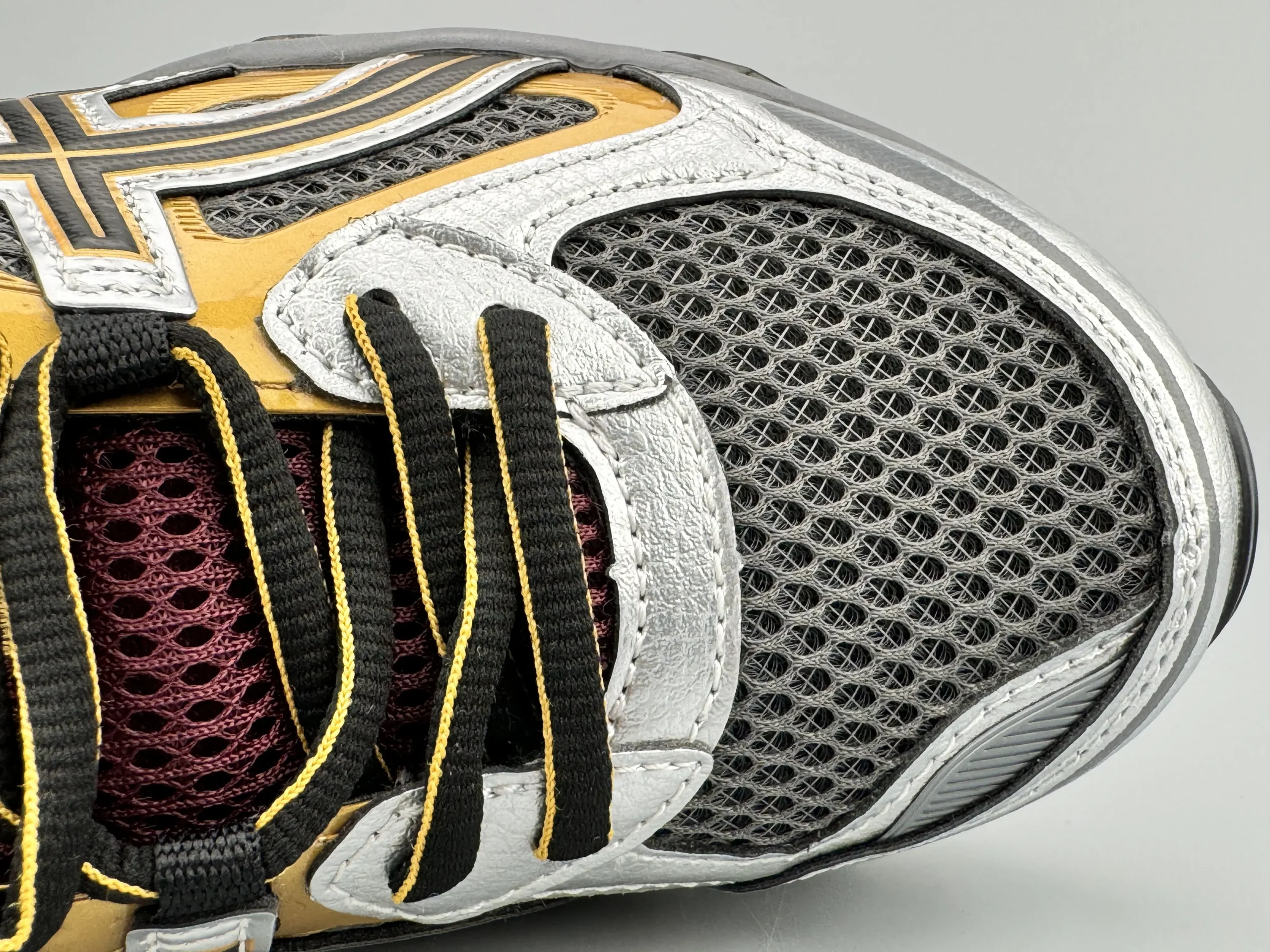 Sneaker Asics Gel-Quantum SCTD Carbon Gold SKU-1203A270-021(3)