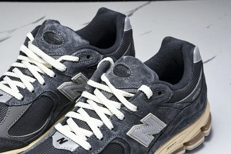 New Balance 2002R Zwart Donkergrijs SKU-M2002RHO(10).webp