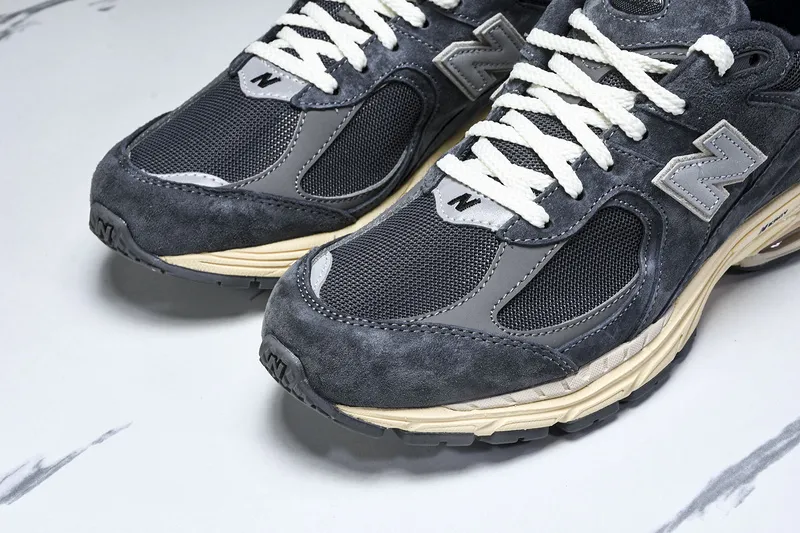 New Balance 2002R Zwart Donkergrijs SKU-M2002RHO(11).webp