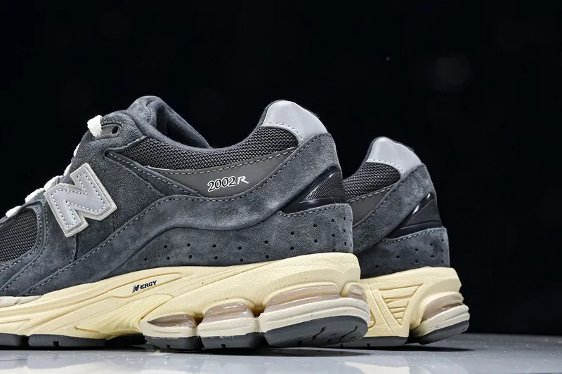 New Balance 2002R Zwart Donkergrijs SKU-M2002RHO(22).webp