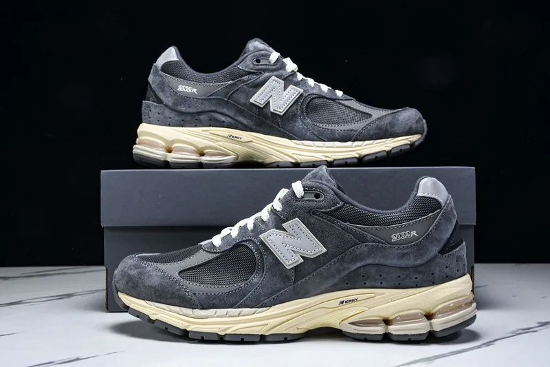 New Balance 2002R Zwart Donkergrijs SKU-M2002RHO(6).webp