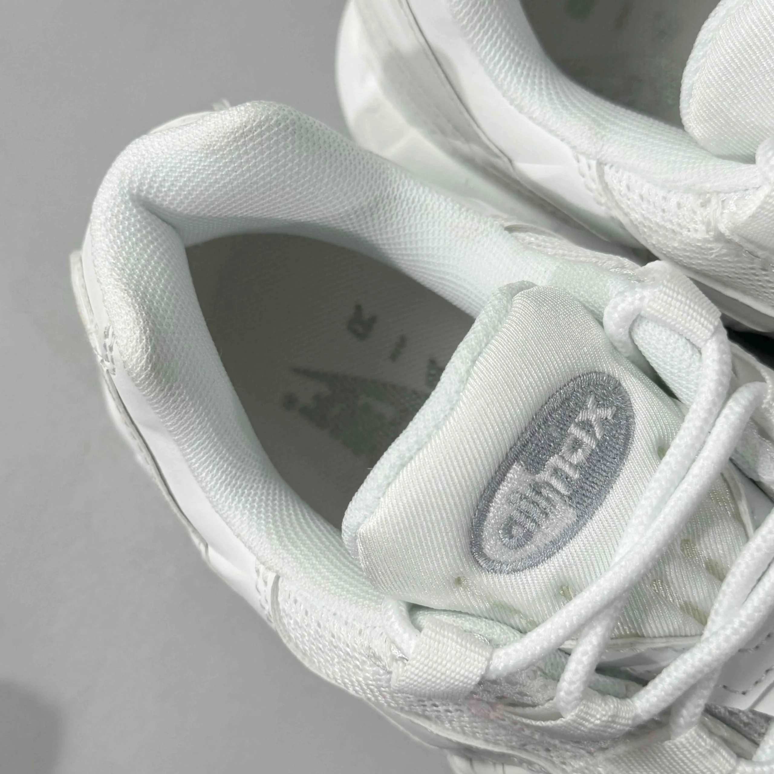 Nike Air Max 95 Essential Bianco Grigio Nebbia SKU-CT1268-100(5).webp