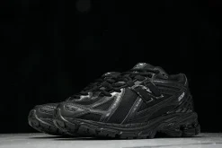 New Balance 1906R Schwarz SKU-M1906RBB(1).webp