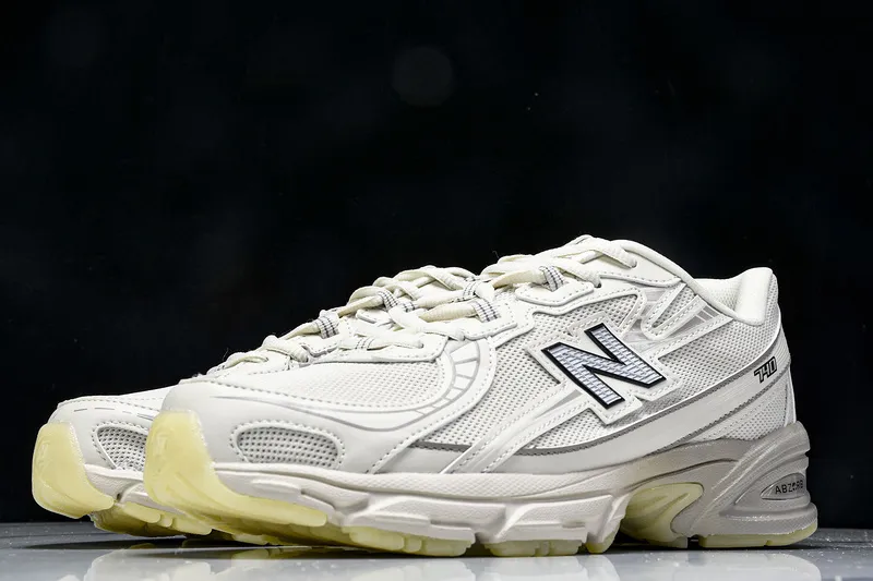 New Balance 740 Capodanno Lunare 2025 MOONBEAM SKU-U740LN1(1).webp