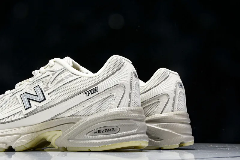 New Balance 740 Capodanno Lunare 2025 MOONBEAM SKU-U740LN1(22).webp