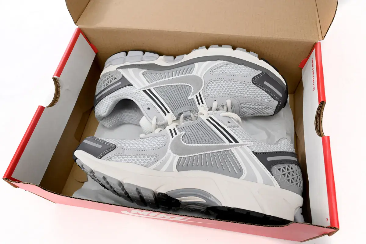 Nike Air Zoom Vomero 5 Grey SKU-FD9919-001(1).webp