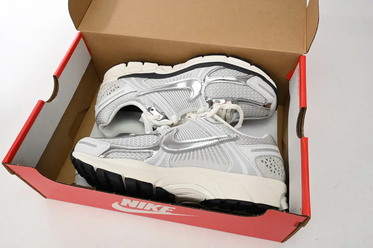 Nike Air Zoom Vomero 5 Metallic Zilver SKU-FD0884-025(10).webp