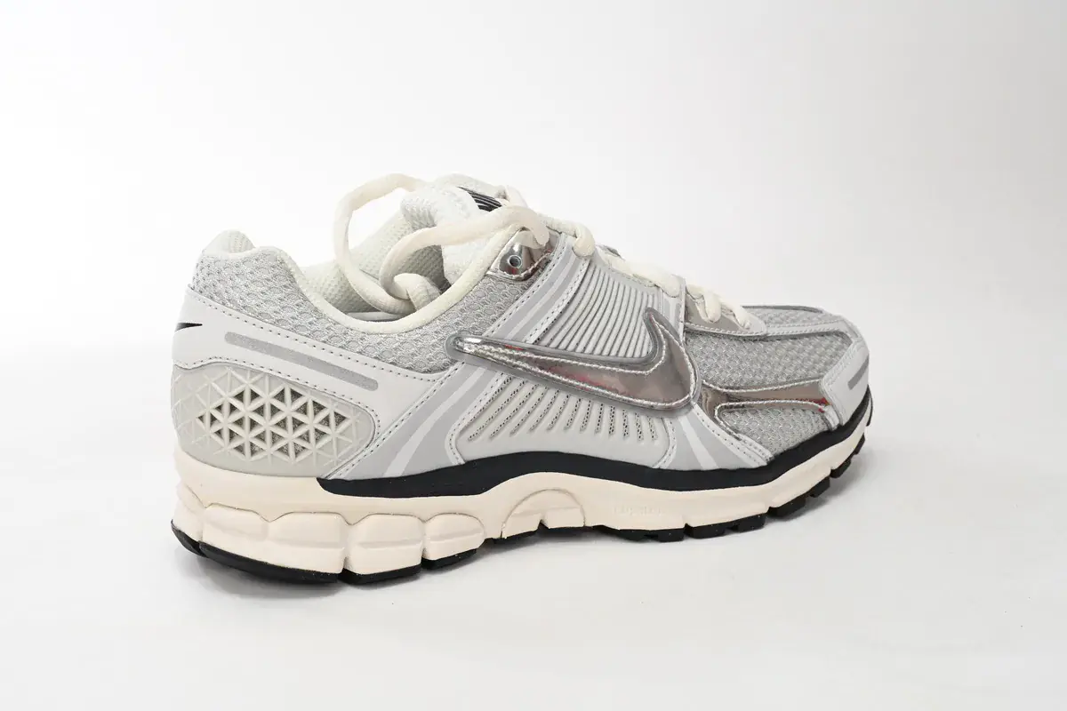 Nike Air Zoom Vomero 5 Metallic Zilver SKU-FD0884-025(17).webp