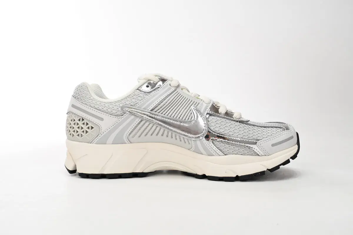 Nike Air Zoom Vomero 5 Metallic Zilver SKU-FD0884-025(23).webp