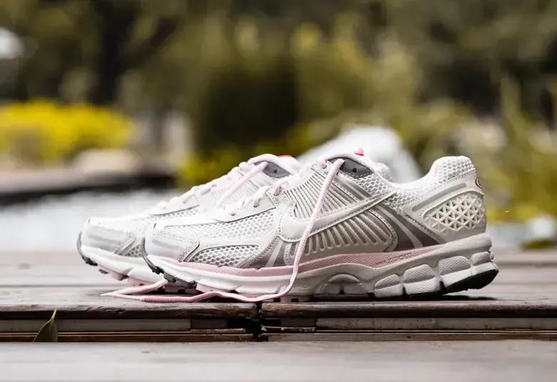 Nike Air Zoom Vomero 5 Pink SKU-FN3695-001(4).webp