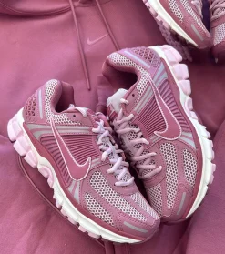 Nike Zoom Vomero 5 Elementair Roze SKU-FJ2028-600(6).webp