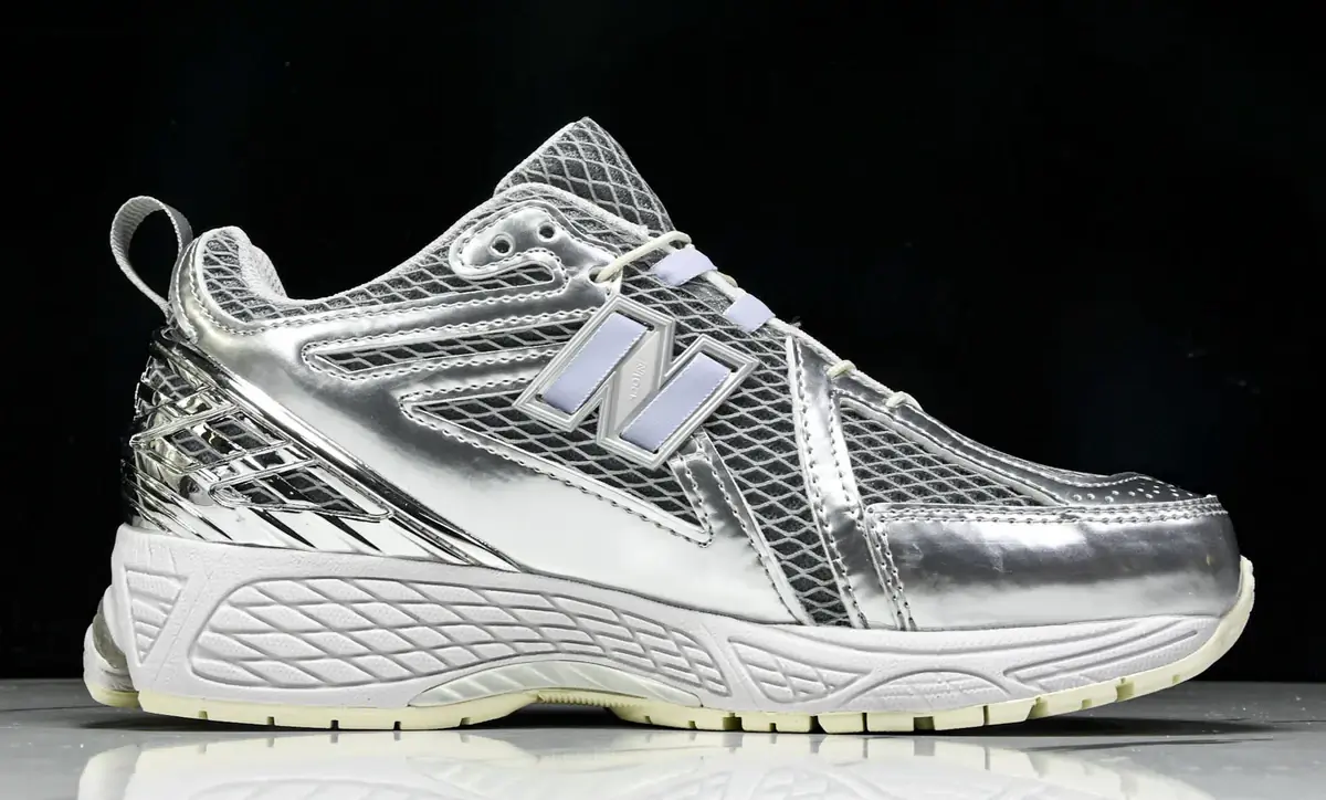 New Balance 1906 Grey Metallic Sliver SKU-M1906RBT(2).webp