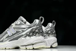 New Balance 1906 Grey Metallic Sliver SKU-M1906RBT(21).webp
