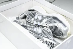 New Balance 1906 Grey Metallic Sliver SKU-M1906RBT(8).webp
