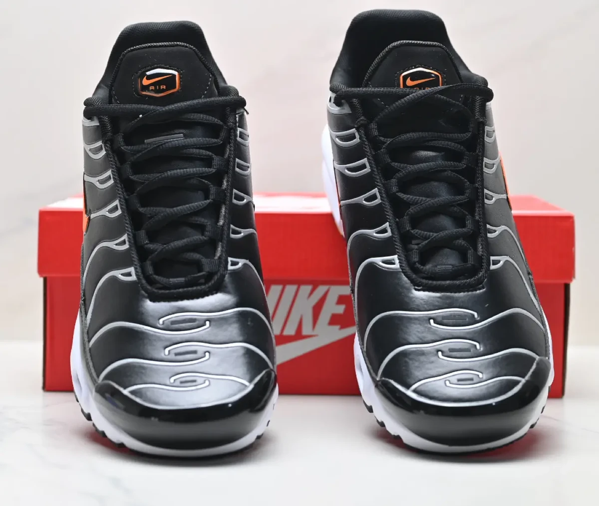 Nike Air Max Plus Golf Black Metallic Silver Total Orange SKU-FZ4150-002(6).webp